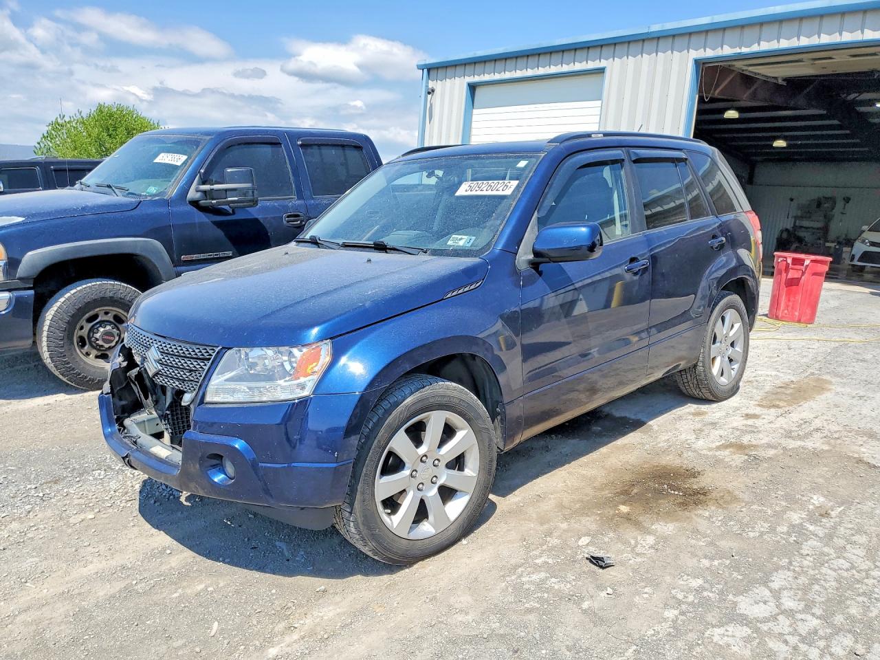 2011 Suzuki Grand Vitara Limited, VIN JS3TD0D78B4100109 — Front end