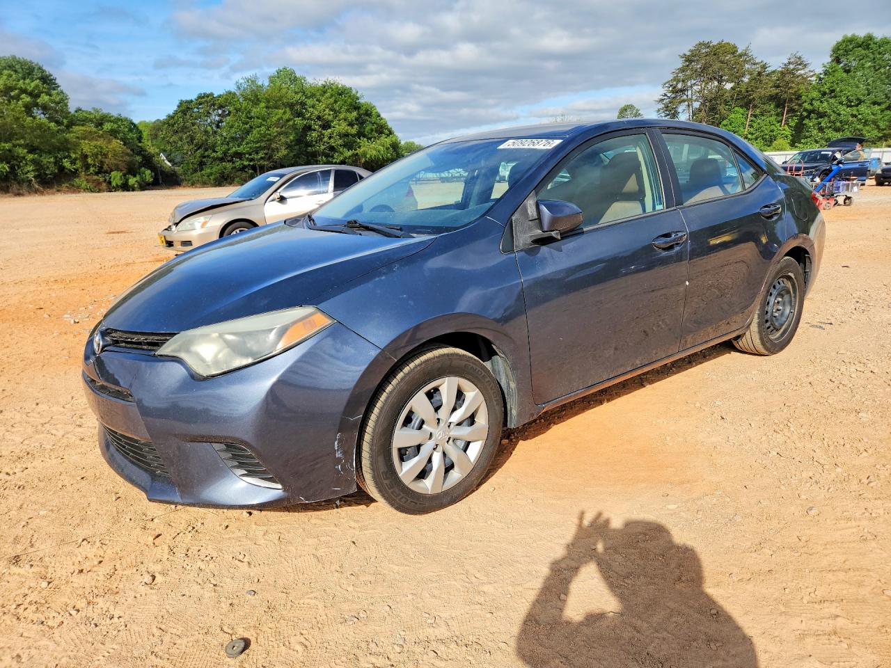 2015 Toyota Corolla LE Plus, VIN 5YFBURHE0FP286688 — Side