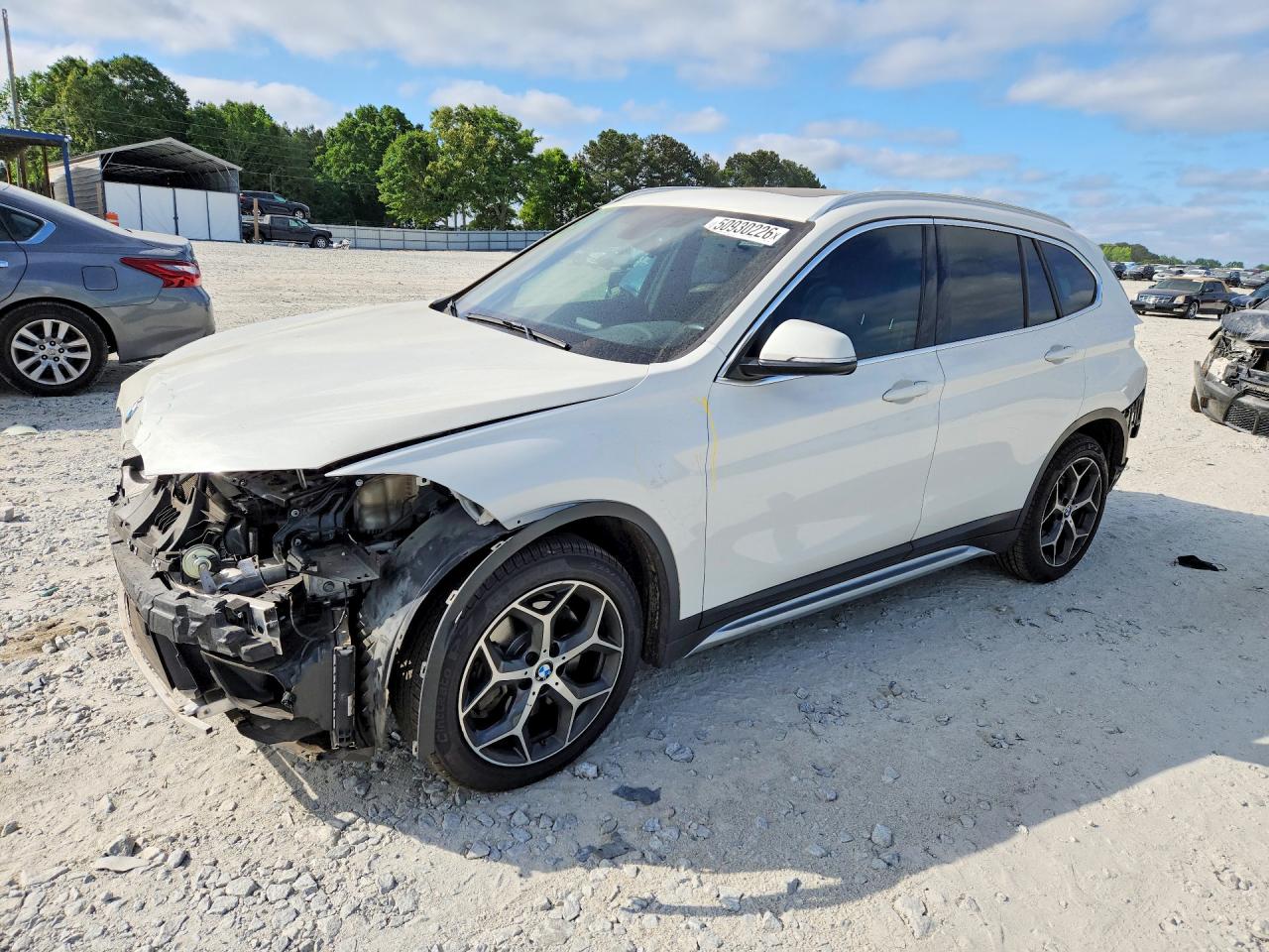 2018 BMW X1 sDrive28i, VIN WBXHU7C32J5L07599 — Front end