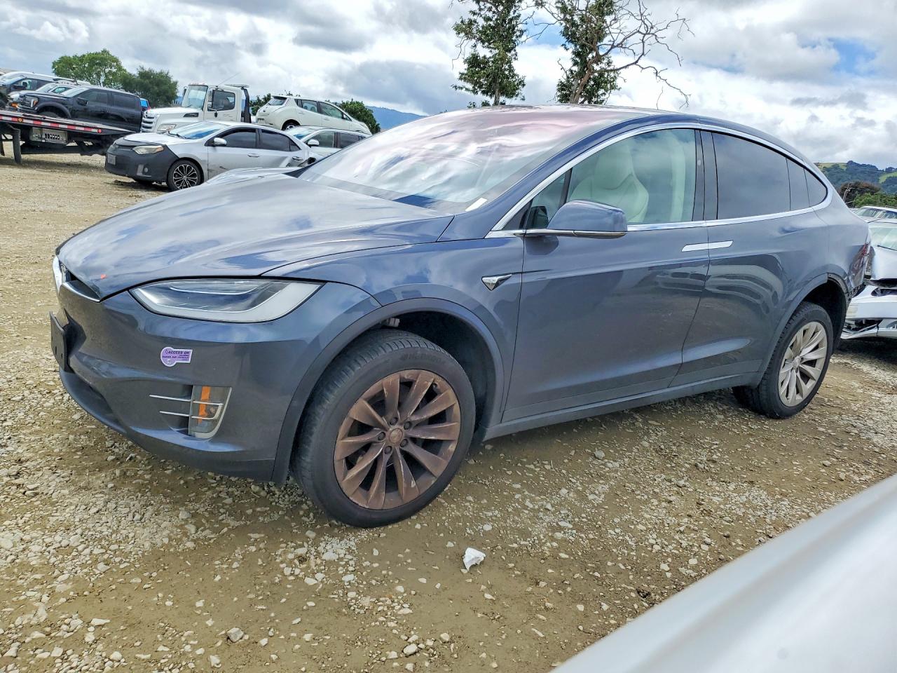 2019 Tesla Model X 75D, VIN 5YJXCAE25KF152155 — Rear end