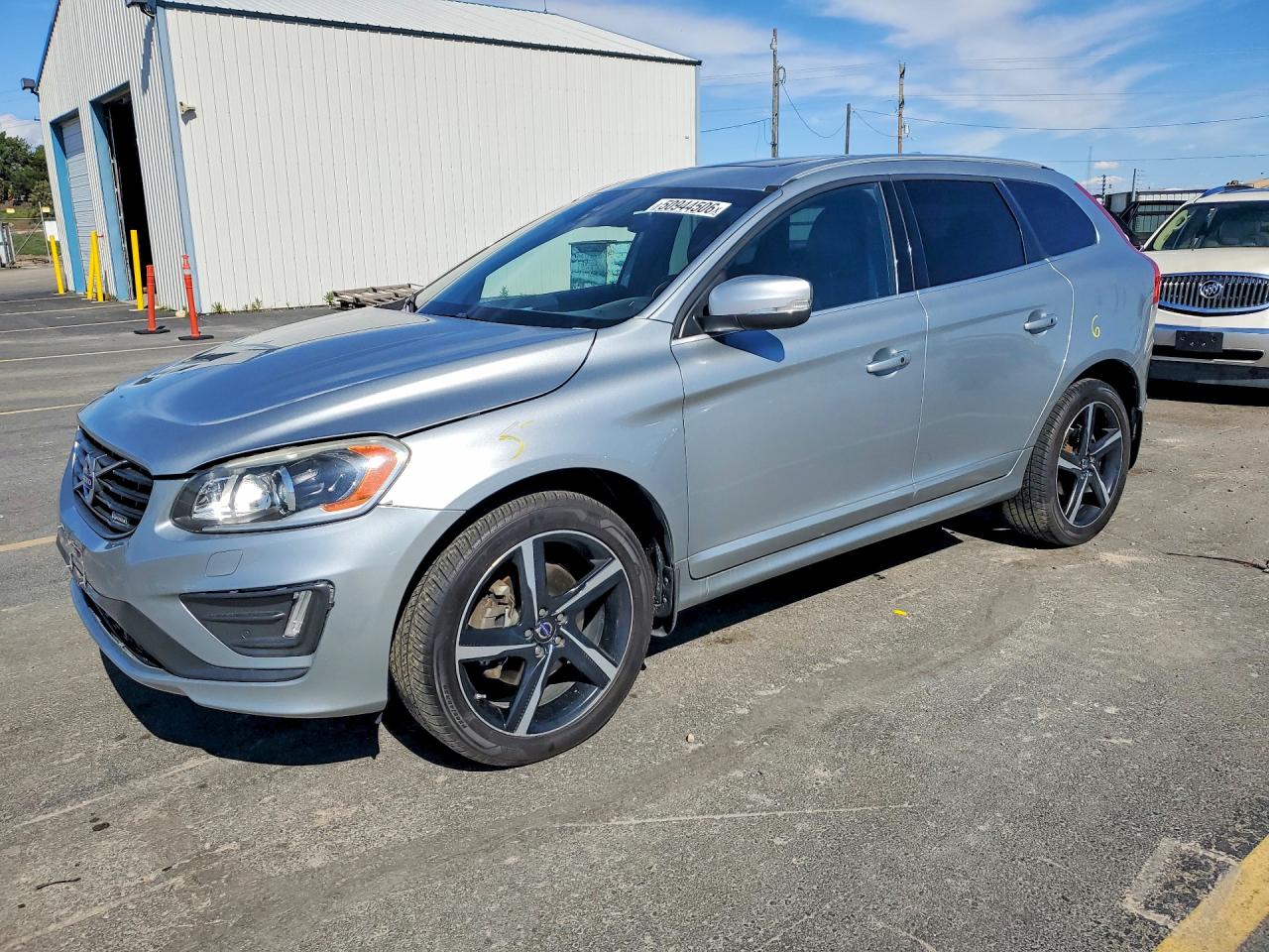 2015 Volvo XC60, VIN YV4902RP7F2637643 — Front end