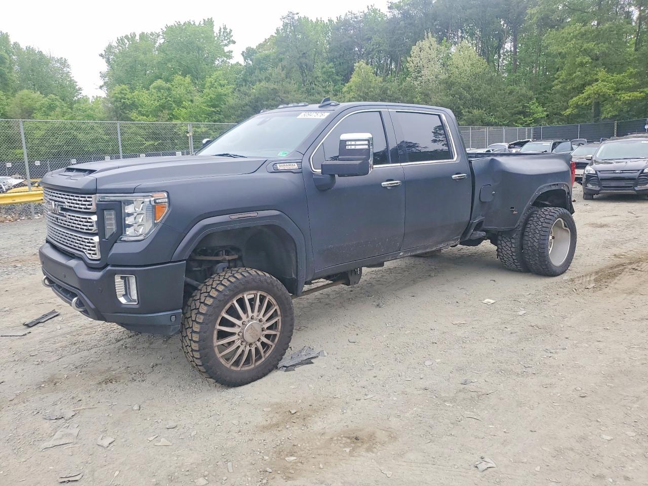 2020 GMC Sierra 3500HD Denali, VIN 1GT49WEY6LF292764 — Side
