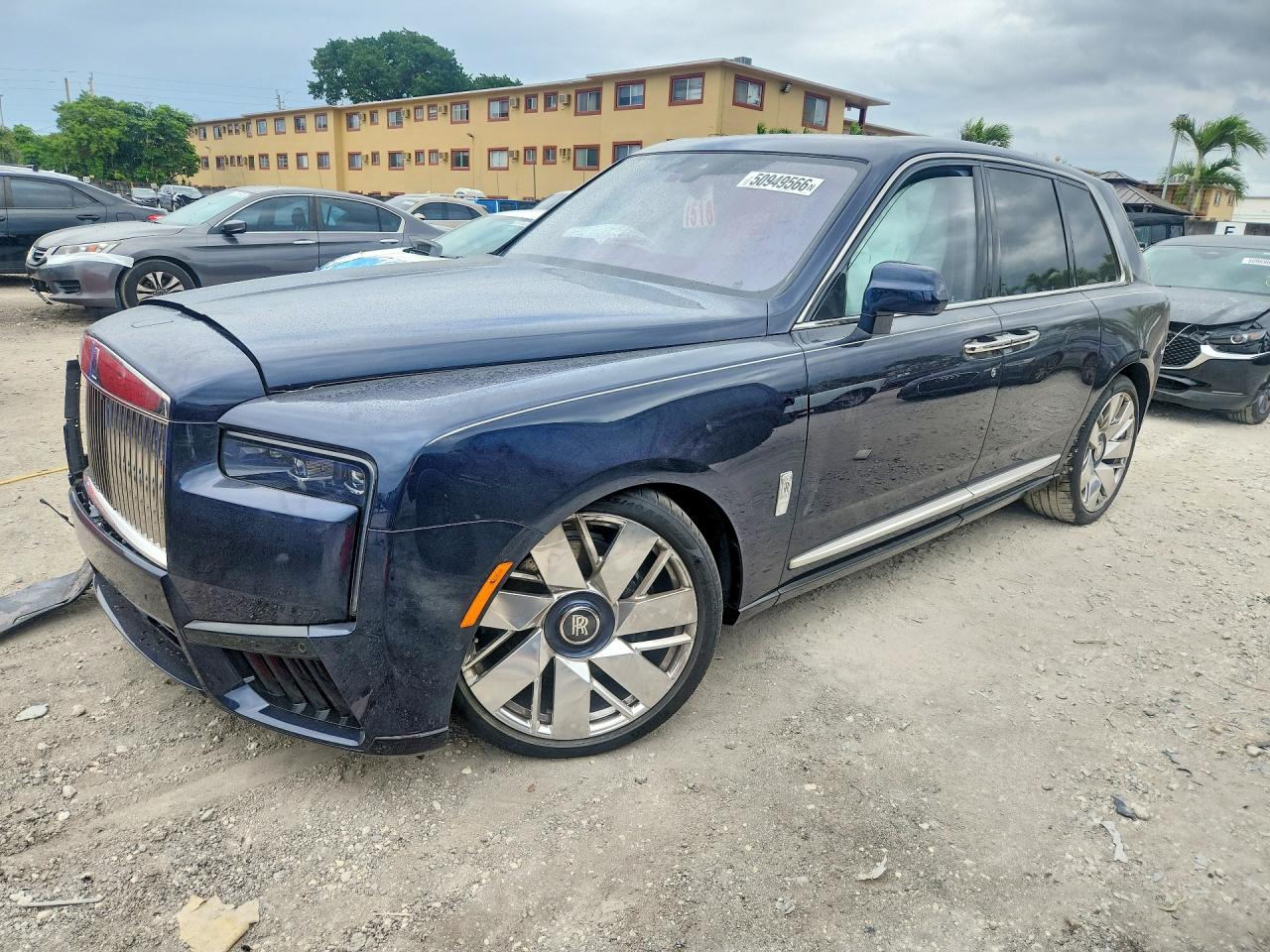 2025 Rolls-Royce Cullinan, VIN SLA13HA05SU228281 — Front end