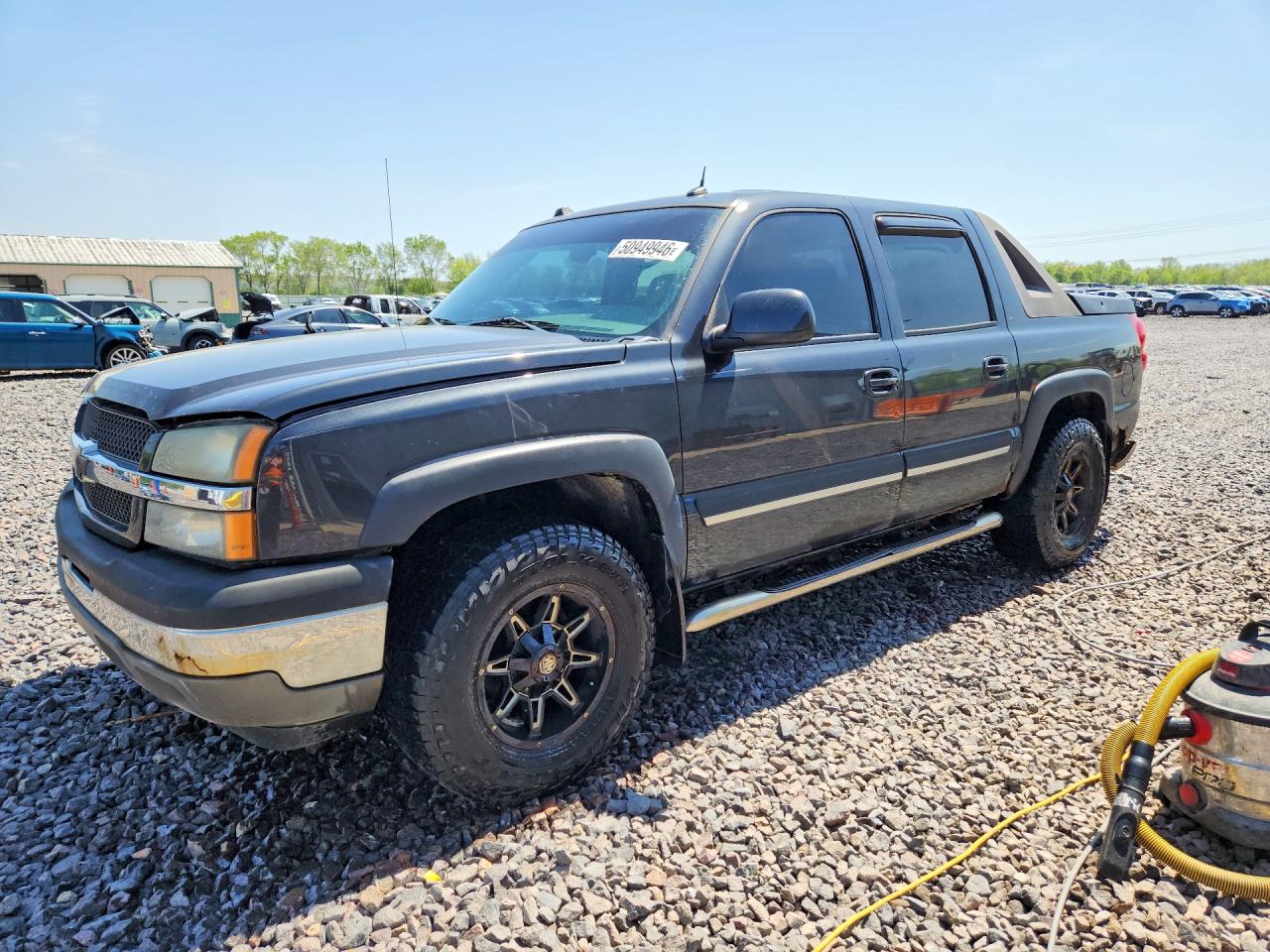 2005 Chevrolet Avalanche Z71, VIN 3GNEK12Z35G124470 — Front end
