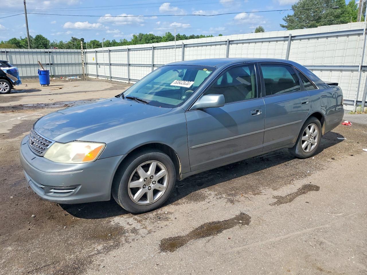 2004 Toyota Avalon XLS, VIN 4T1BF28B34U380731 — Rear end