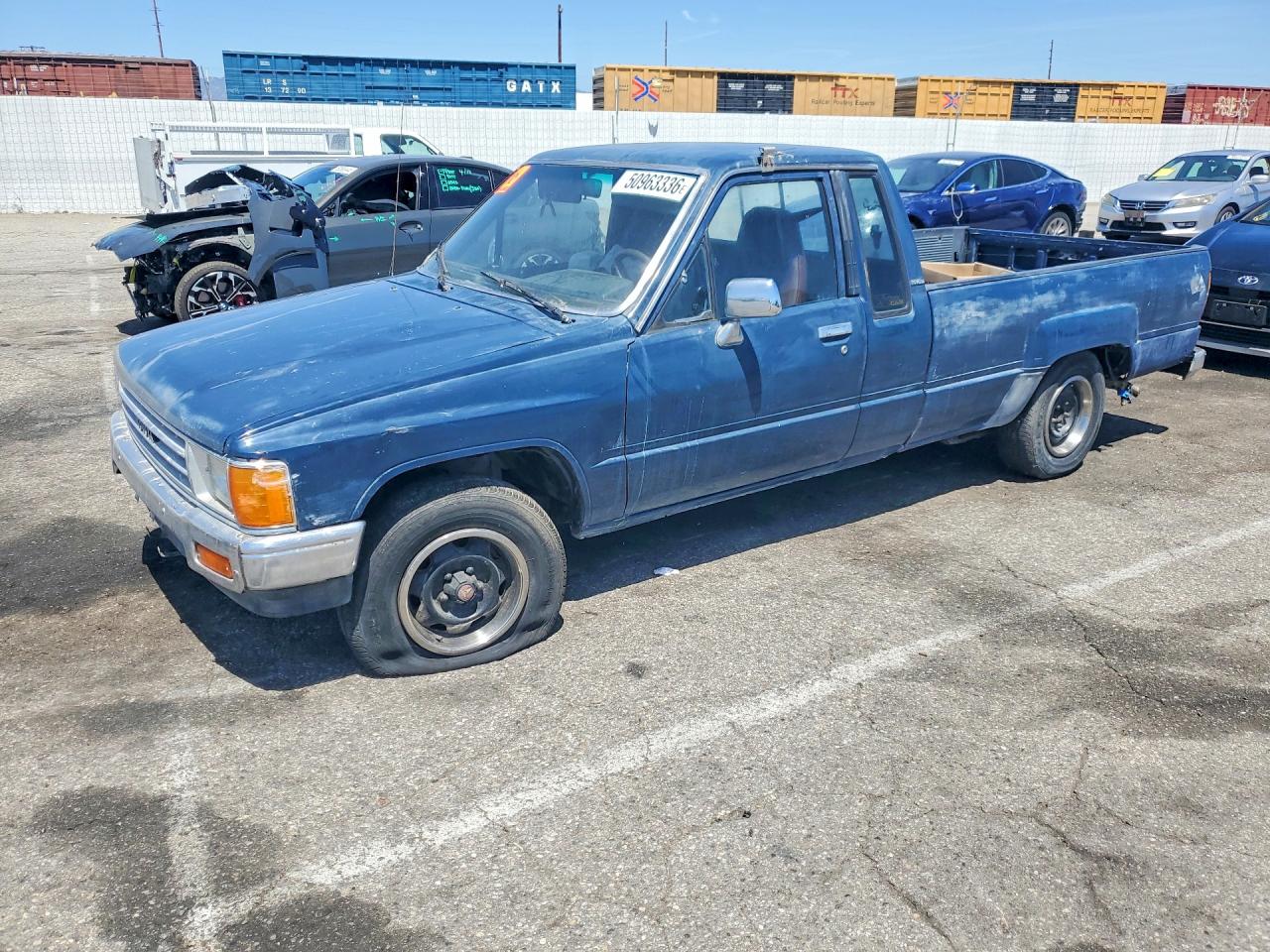 1988 Toyota Pickup, VIN JT4RN70D0J0057451 — Side