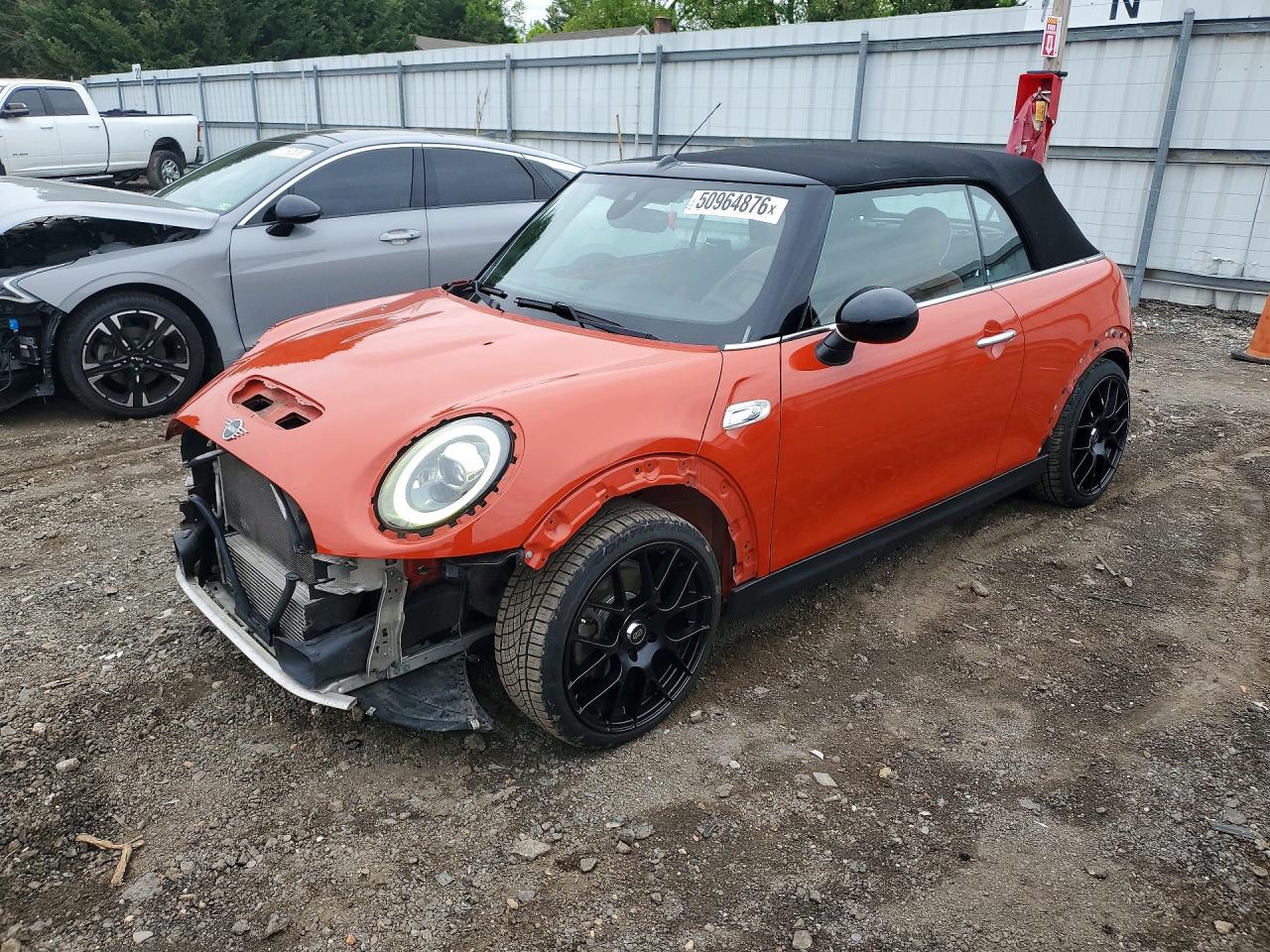 2019 MINI Convertible Cooper S, VIN WMWWG9C52K3F66485 — Front end