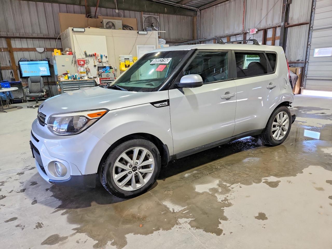 2017 Kia Soul +, VIN KNDJP3A59H7485544 — Зад
