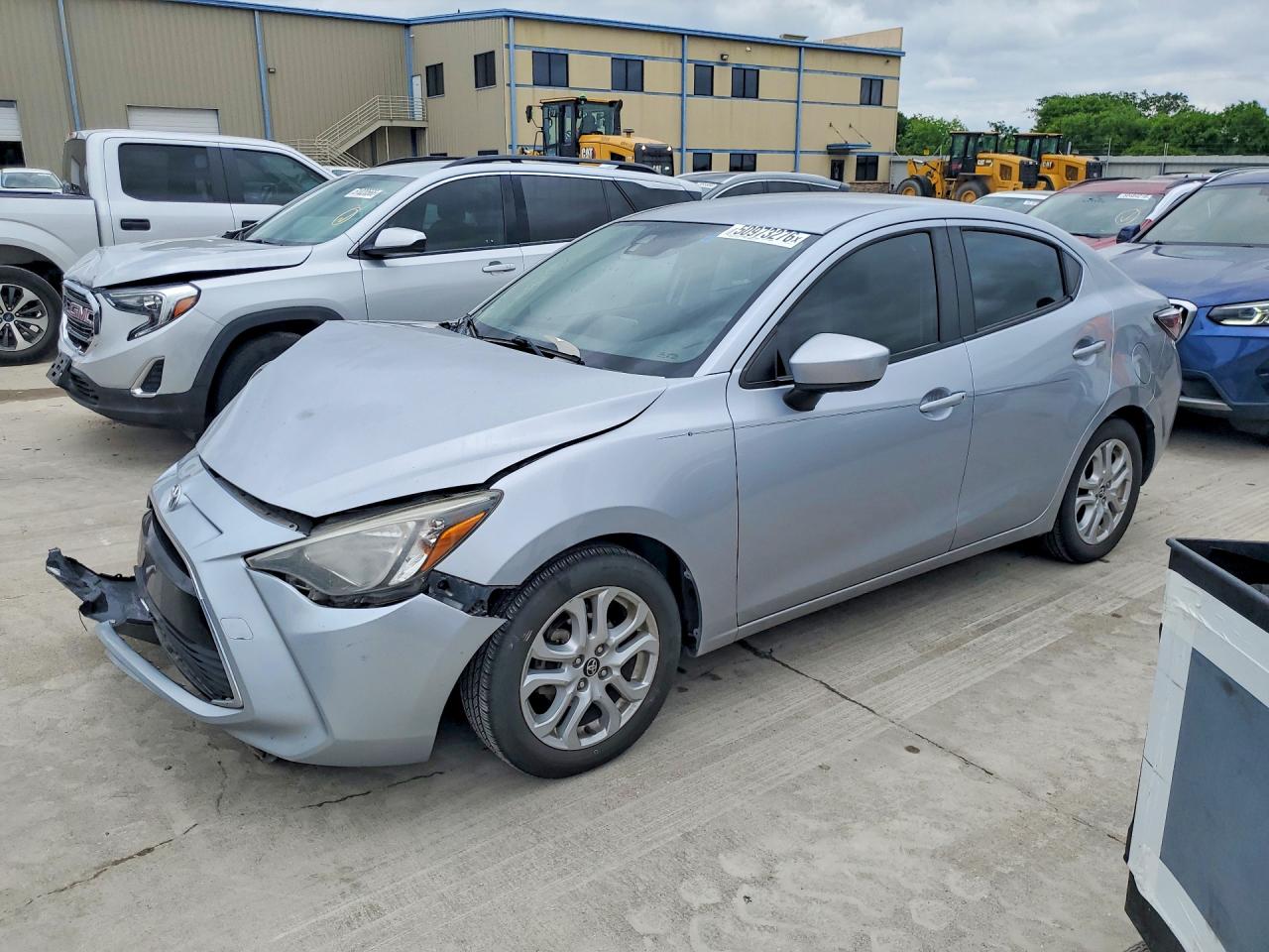2017 Toyota Yaris, VIN 3MYDLBYV4HY154170 — Front end