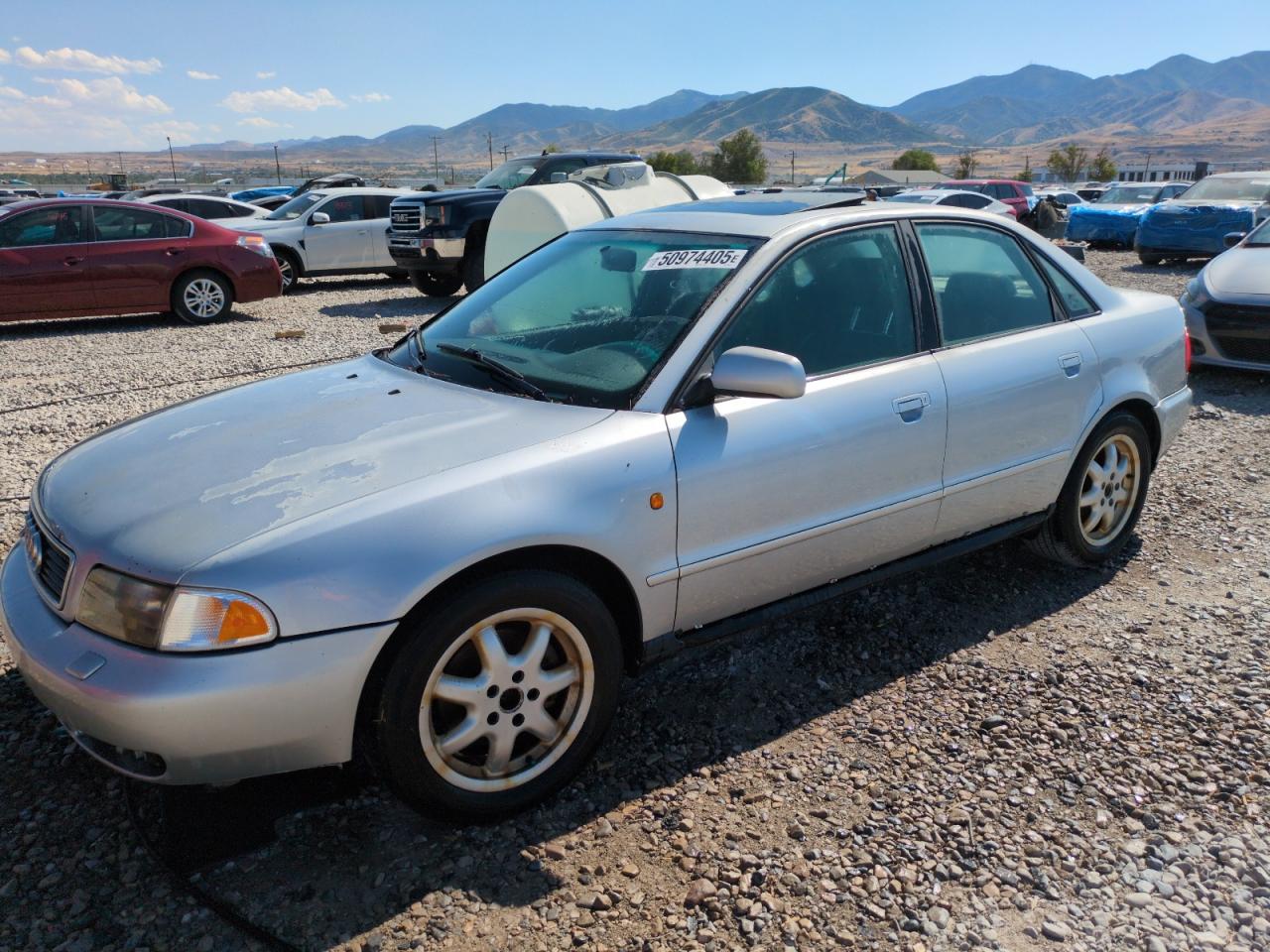 1999 Audi A4, VIN WAUCB28D6XA066337 — Бок