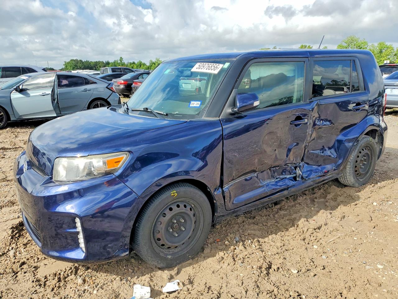2015 Scion xB, VIN JTLZE4FE2FJ074627 — Бок