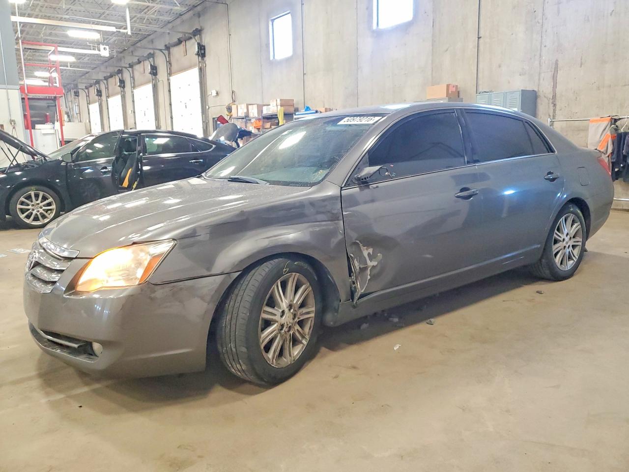 2006 Toyota Avalon Limited, VIN 4T1BK36B26U137385 — Front end