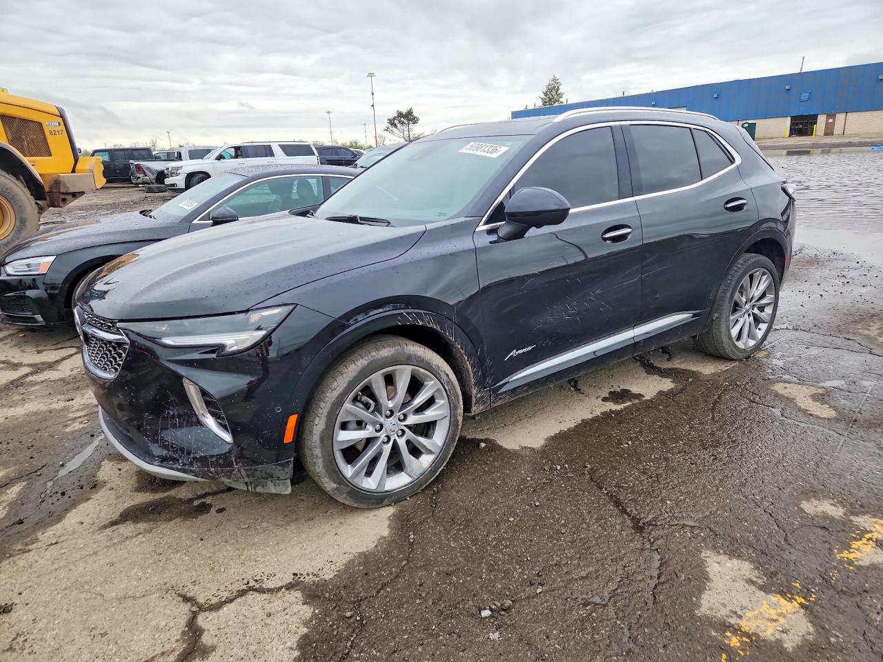 2023 Buick Envision Avenir, VIN LRBFZSR46PD080150 — Зад
