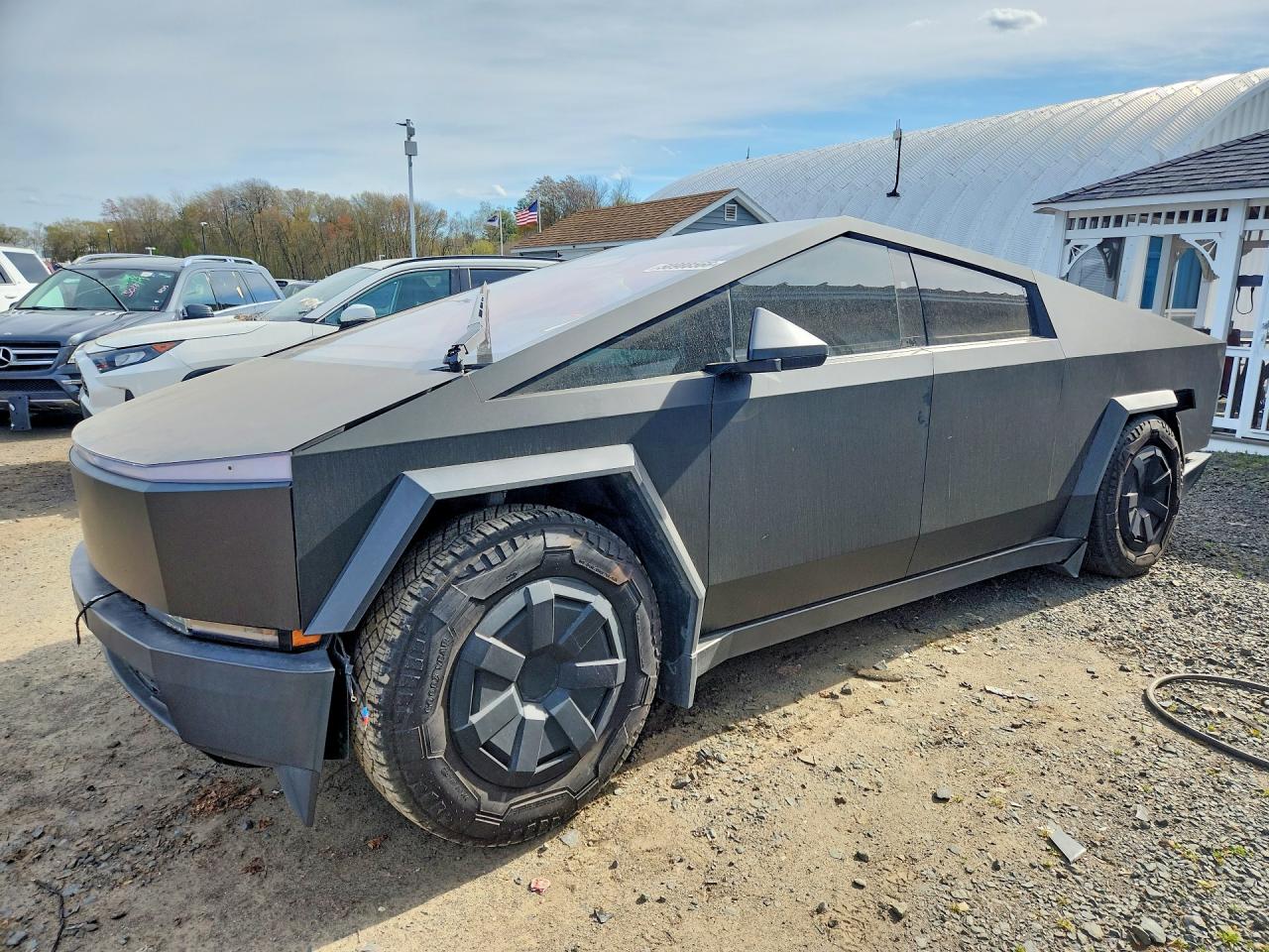 2024 Tesla Cybertruck, VIN 7G2CEHED1RA001322 — Rear end