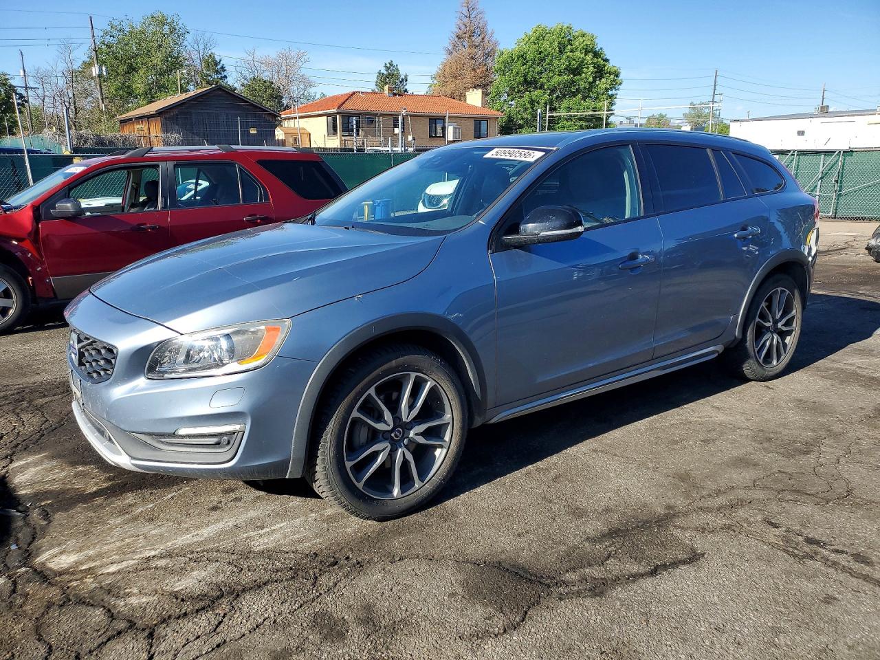 2017 Volvo V60, VIN YV440MWM6H1039150 — Бок