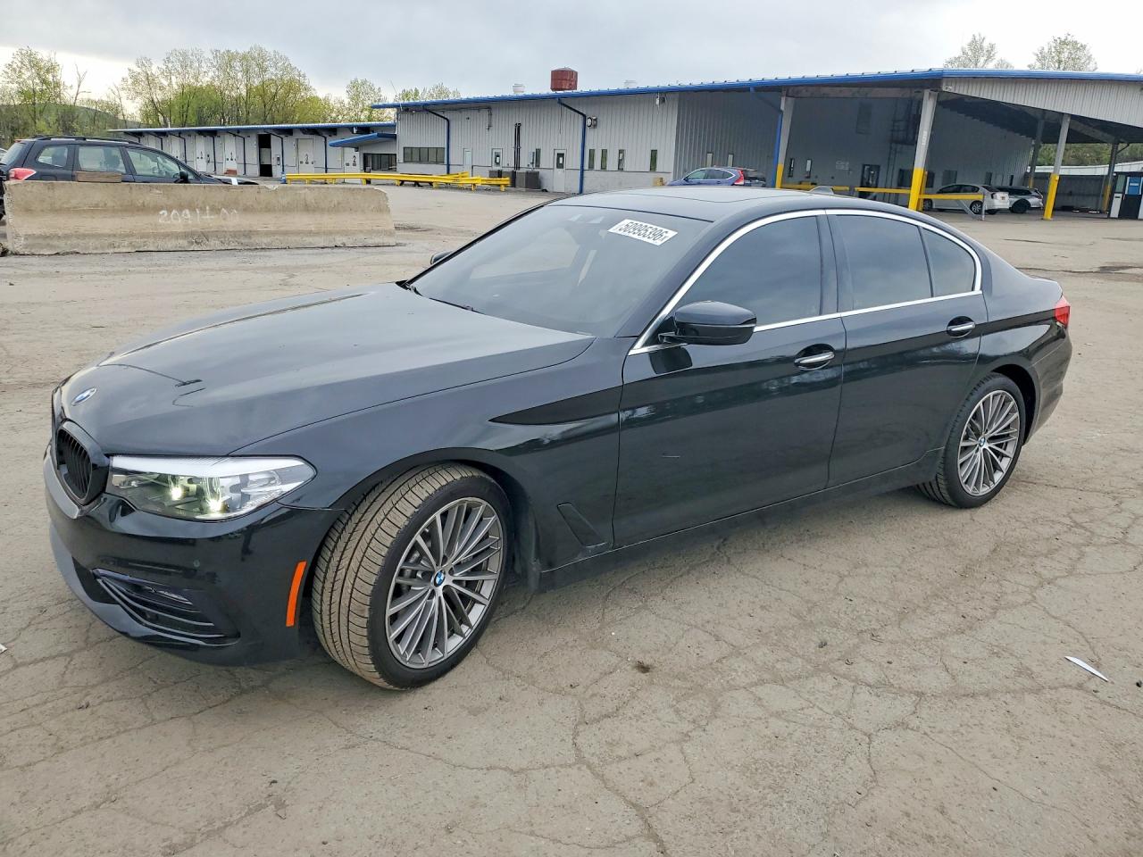 2018 BMW 5 Series 540i xDrive, VIN WBAJE7C52JWD53408 — Side