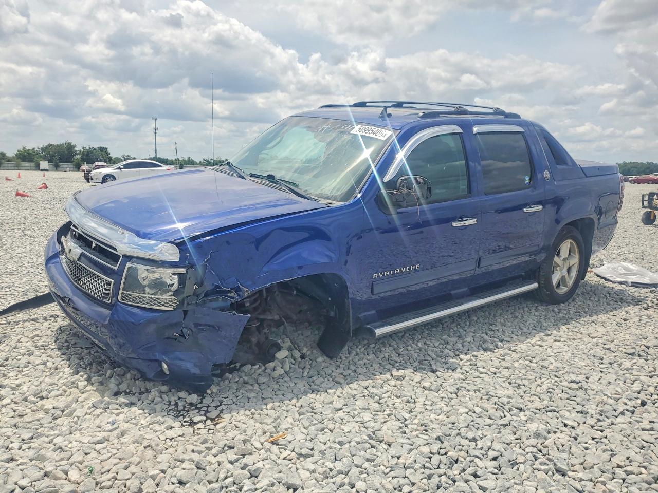 2013 Chevrolet Avalanche LT, VIN 3GNTKFE79DG342748 — Side