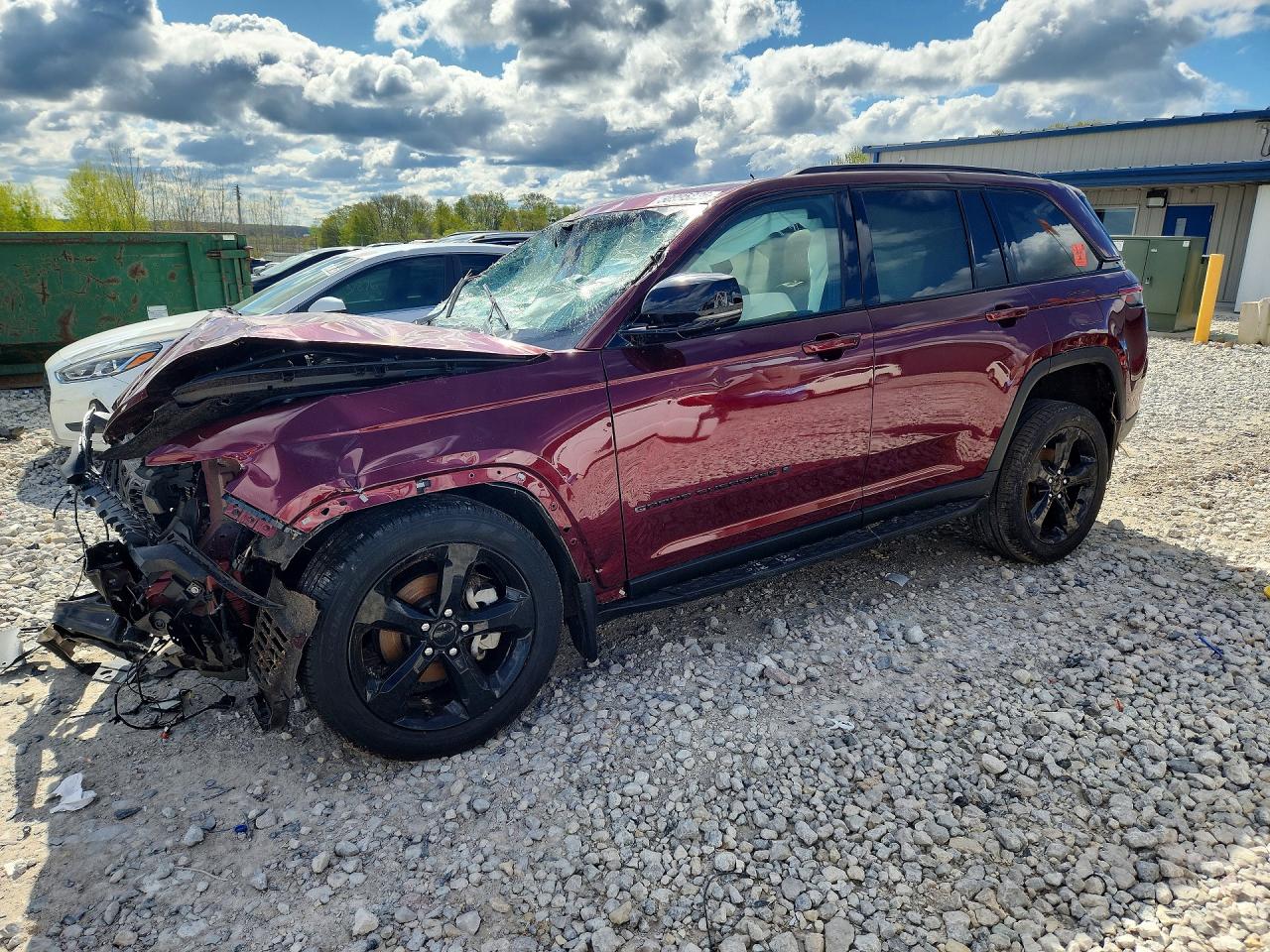 2024 Jeep Grand Cherokee Limited, VIN 1C4RJGBG4RC253941 — Front end