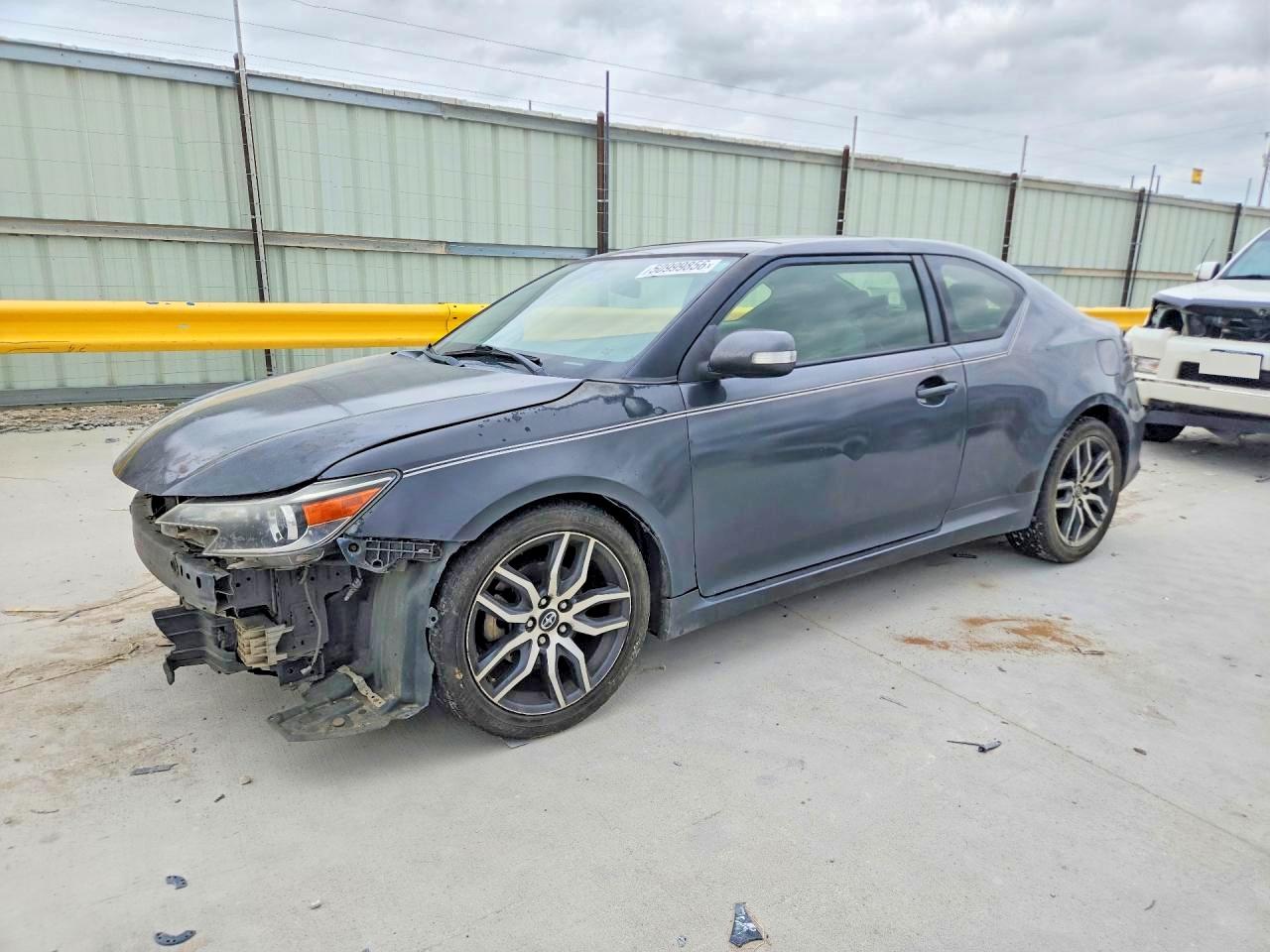 2015 Scion tC, VIN JTKJF5C72F3091300 — Front end