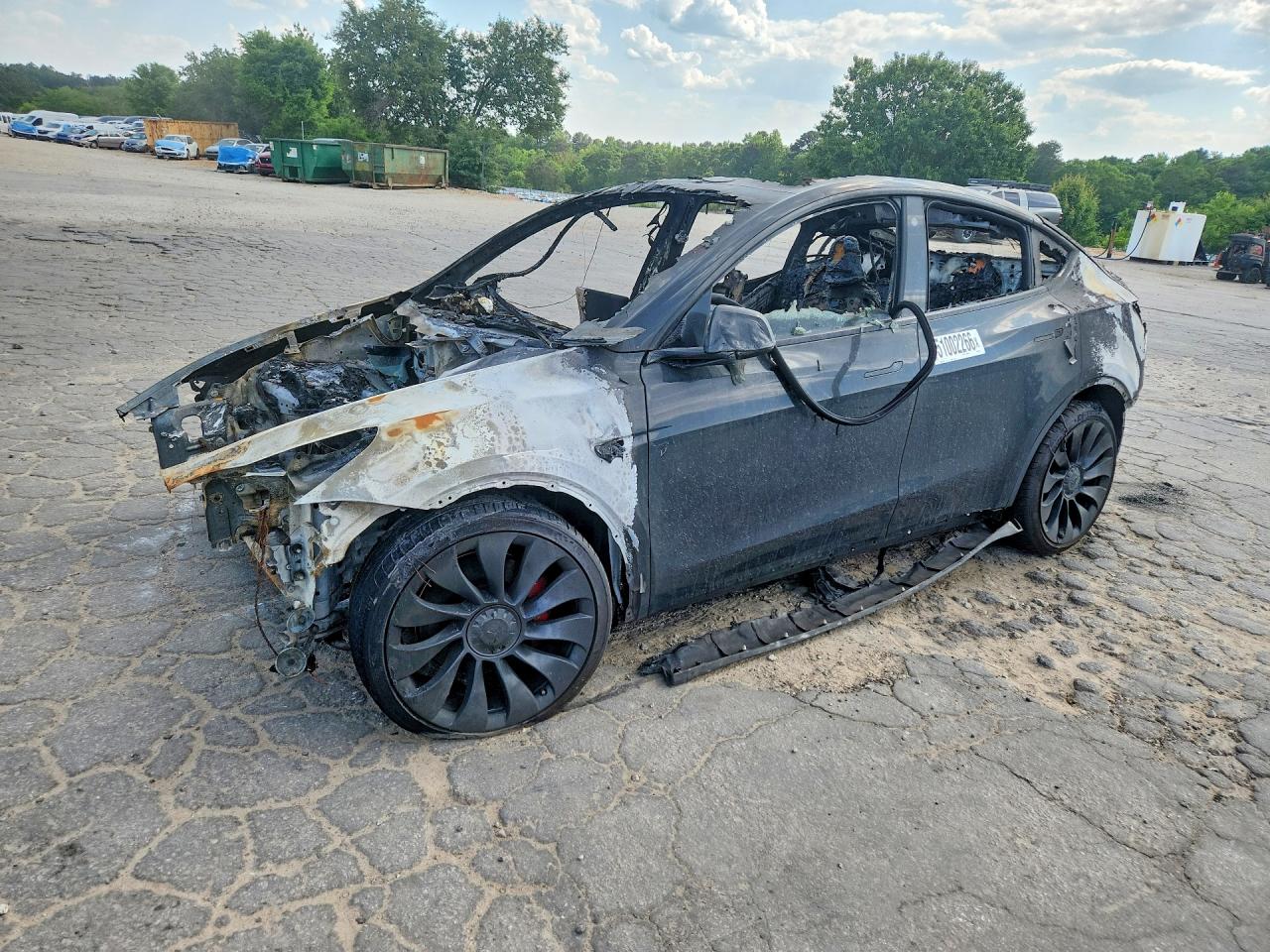 2022 Tesla Model Y Performance, VIN 7SAYGDEF0NF462430 — Burn