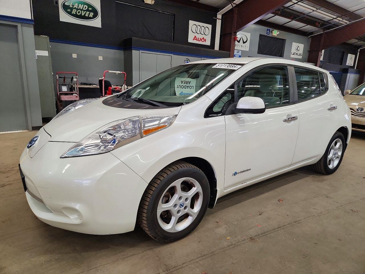 2013 Nissan LEAF SV, VIN 1N4AZ0CP5DC421211 — Minor dents and scratches