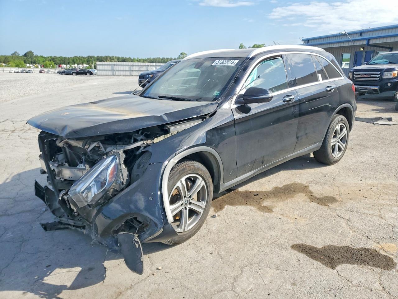 2018 Mercedes-Benz GLC 300, VIN WDC0G4JB3JV048934 — Front end