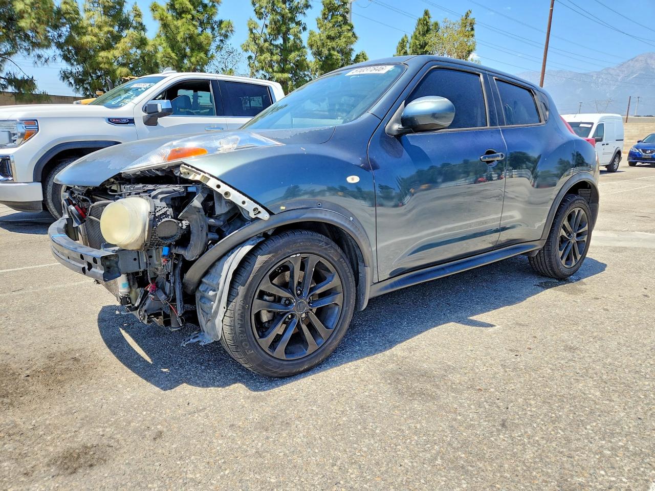 2012 Nissan Juke SL, VIN JN8AF5MR1CT104299 — Front end