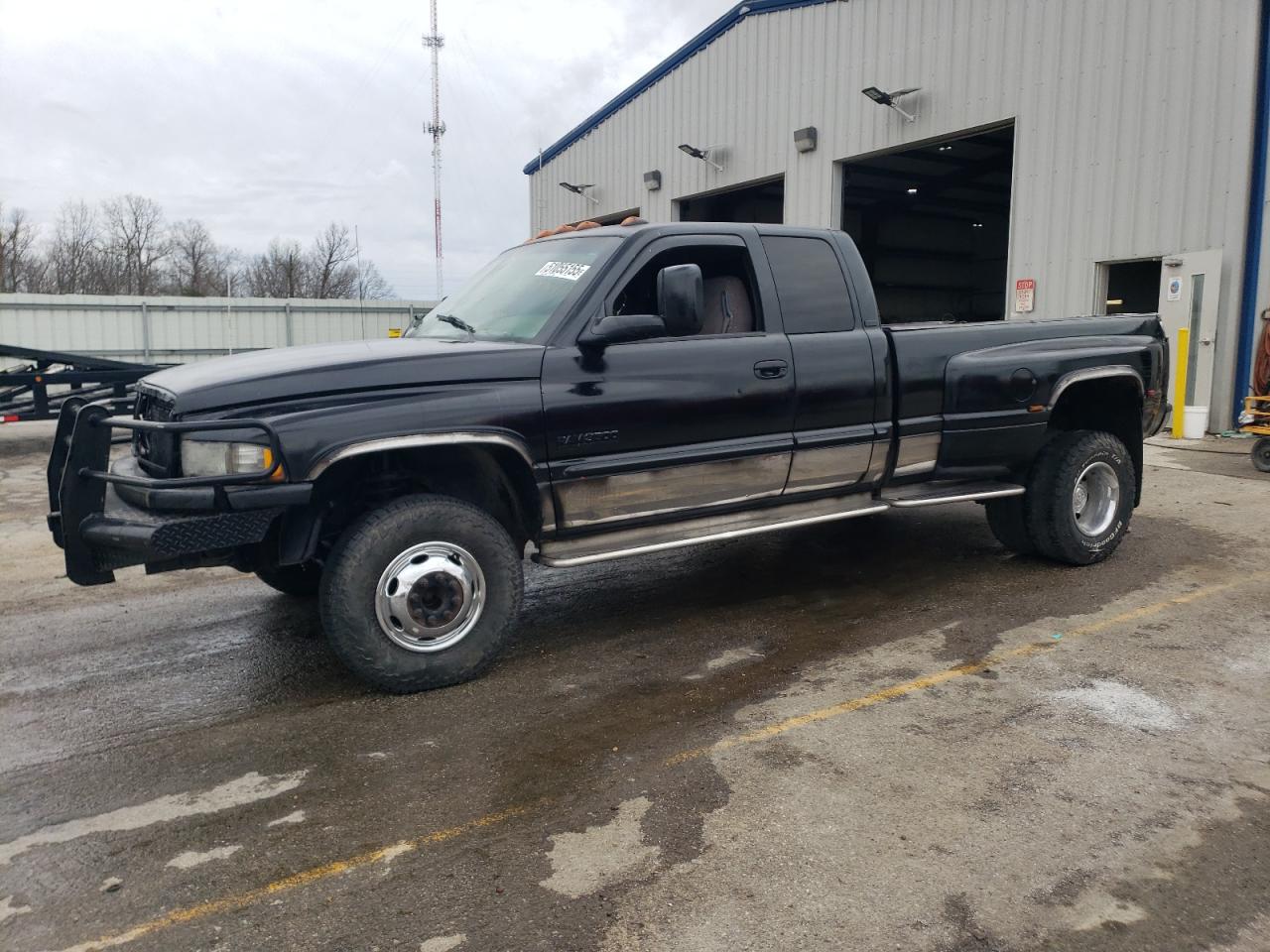 2001 Dodge 3500, VIN 1B7MF33721J216695 — Зад