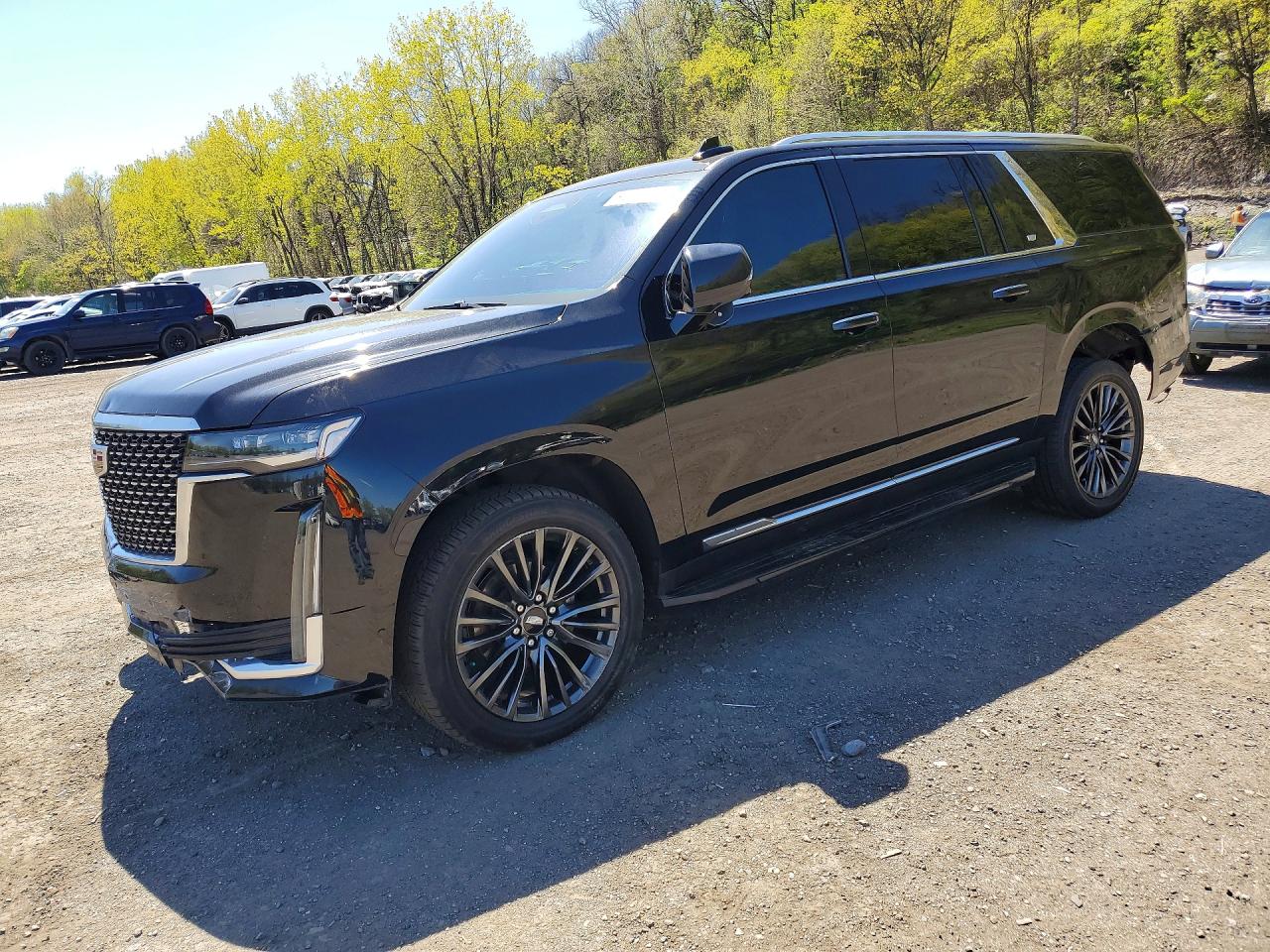 2022 Cadillac Escalade ESV Premium Luxury, VIN 1GYS4KKL3NR279263 — Rear end