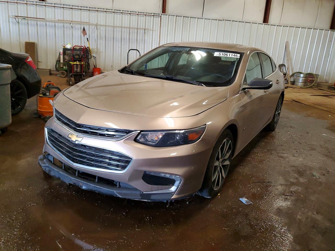 2018 Chevrolet Malibu LT, VIN 1G1ZD5ST0JF286102 — Front end
