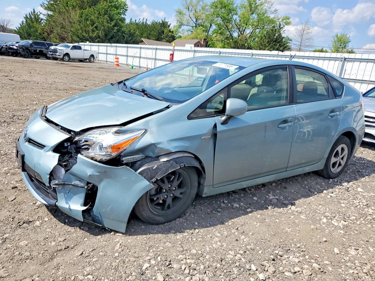 2015 Toyota Prius Three, VIN JTDKN3DU8F1967208 — Front end