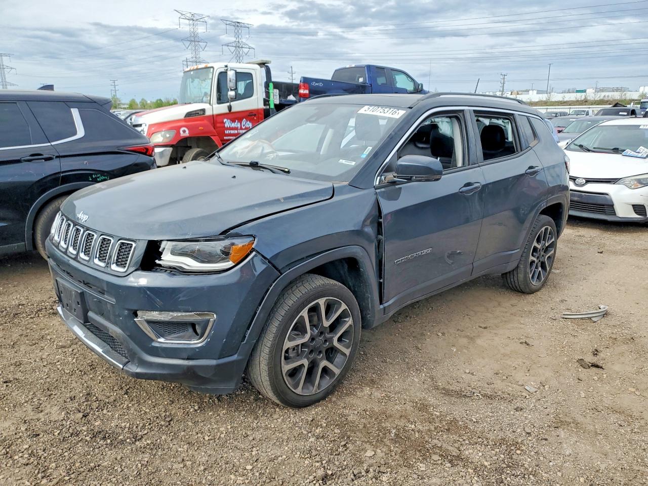 2018 Jeep Compass Limited, VIN 3C4NJDCB8JT132161 — Front end