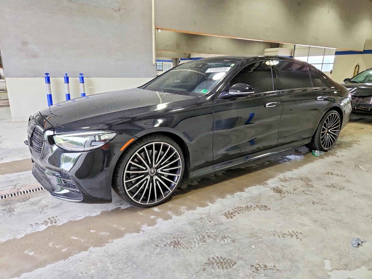 2022 Mercedes-Benz S 500, VIN W1K6G6DB7NA096172 — Front end
