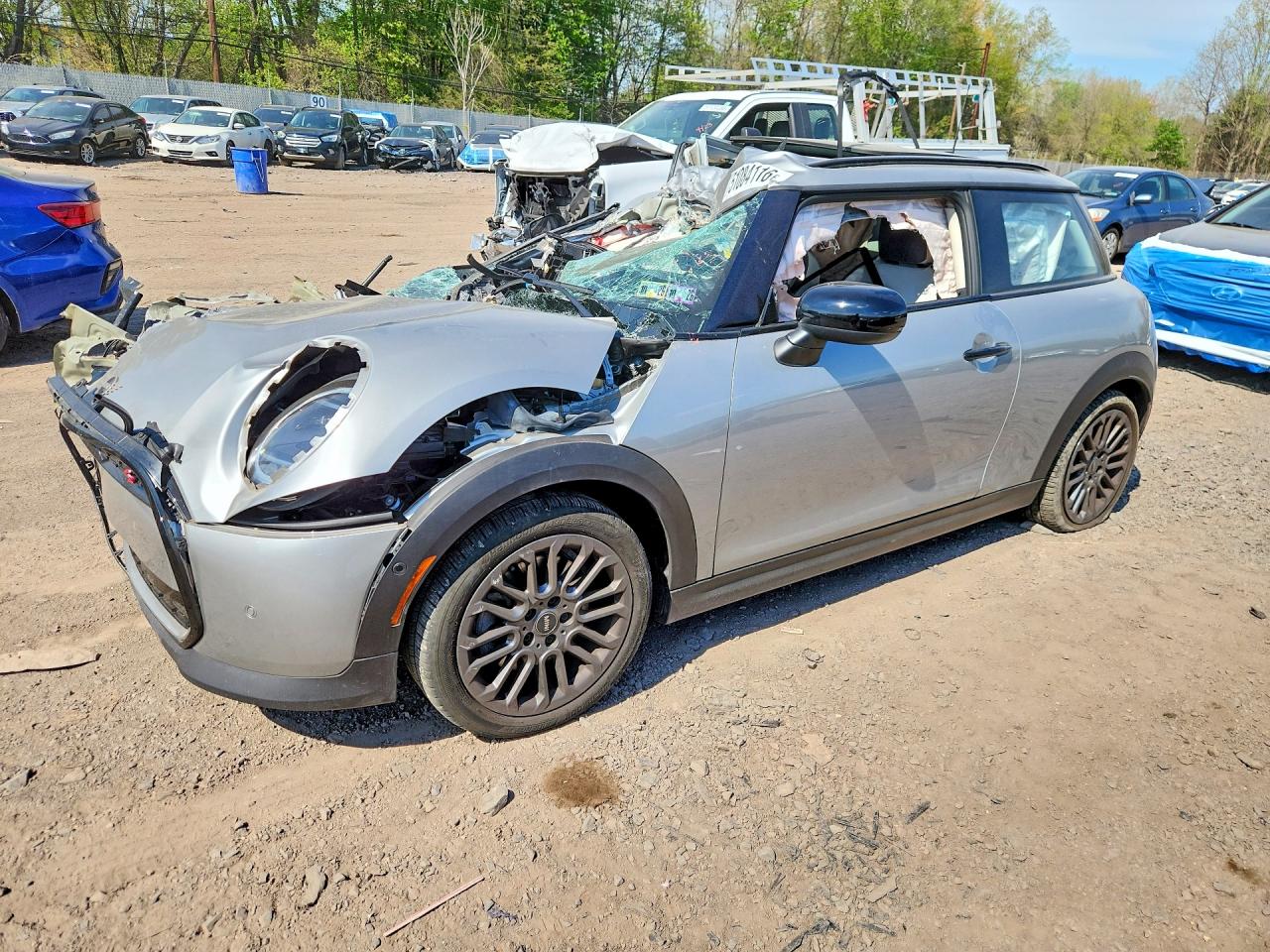 2025 MINI Hardtop Cooper S, VIN WMW23GD03S2W17755 — Крыша