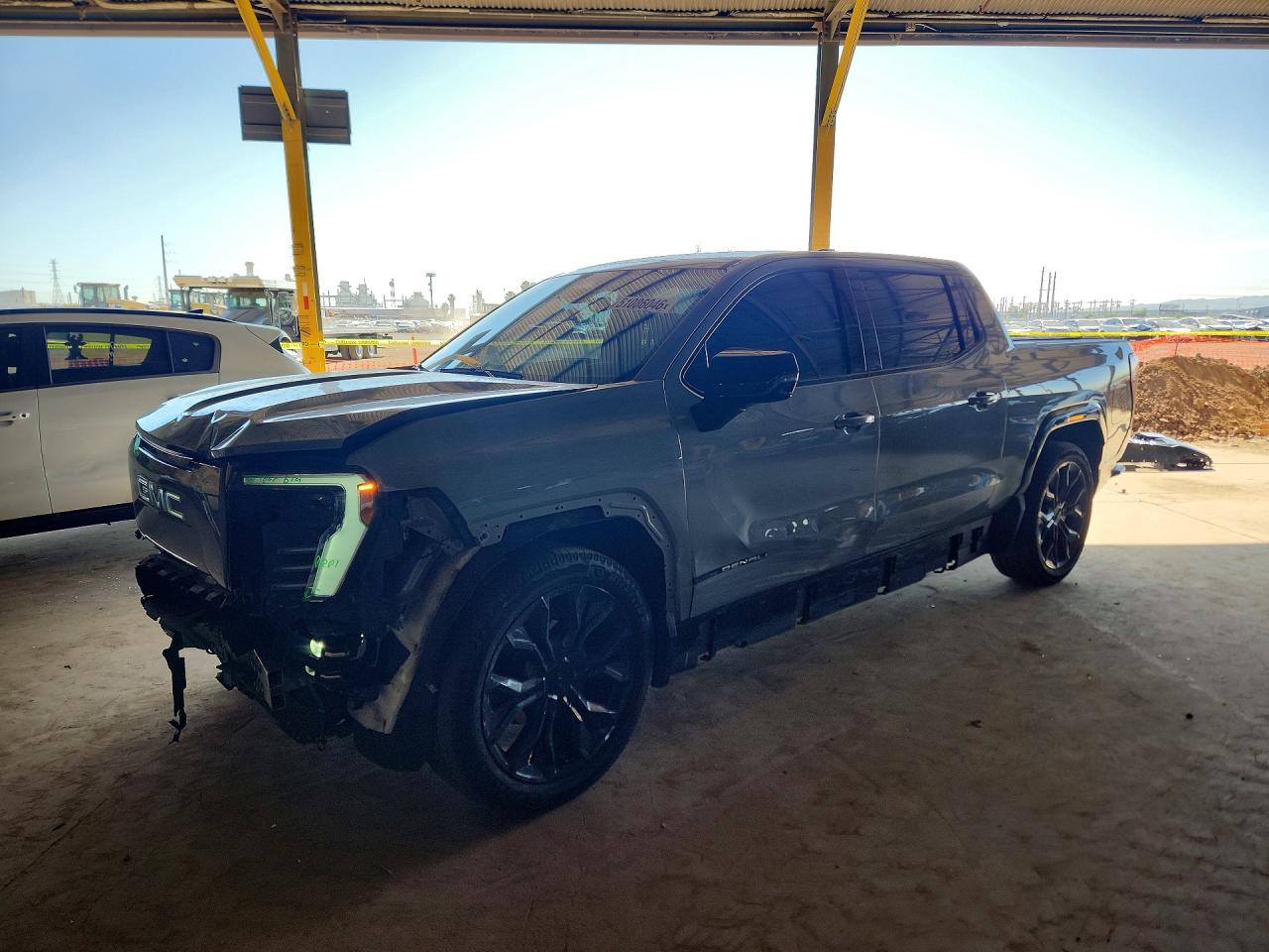 2024 GMC Sierra EV Denali Edition 1, VIN 1GT401EL7RU401870 — Front end