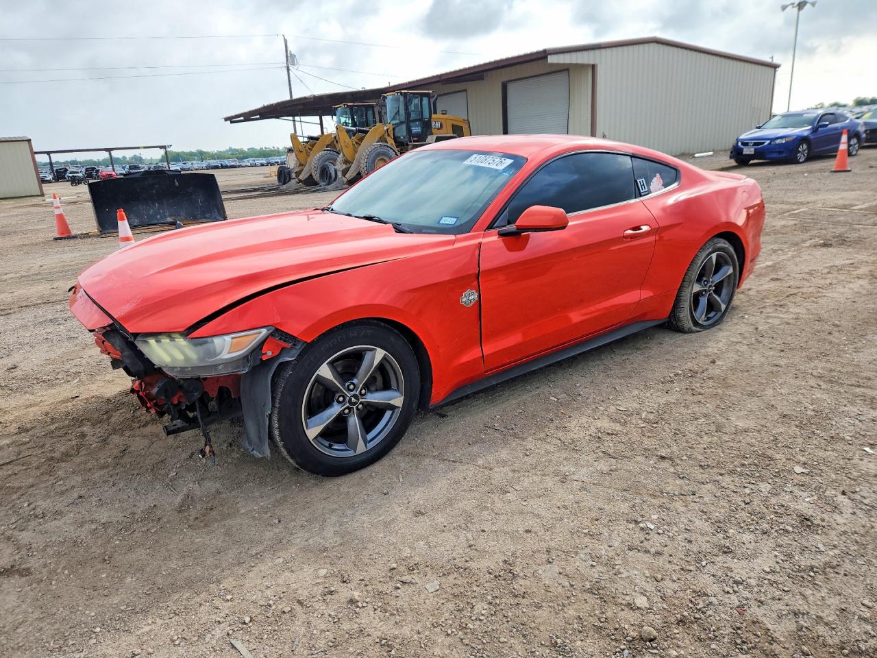 2016 Ford Mustang V6, VIN 1FA6P8AM3G5237462 — Front end