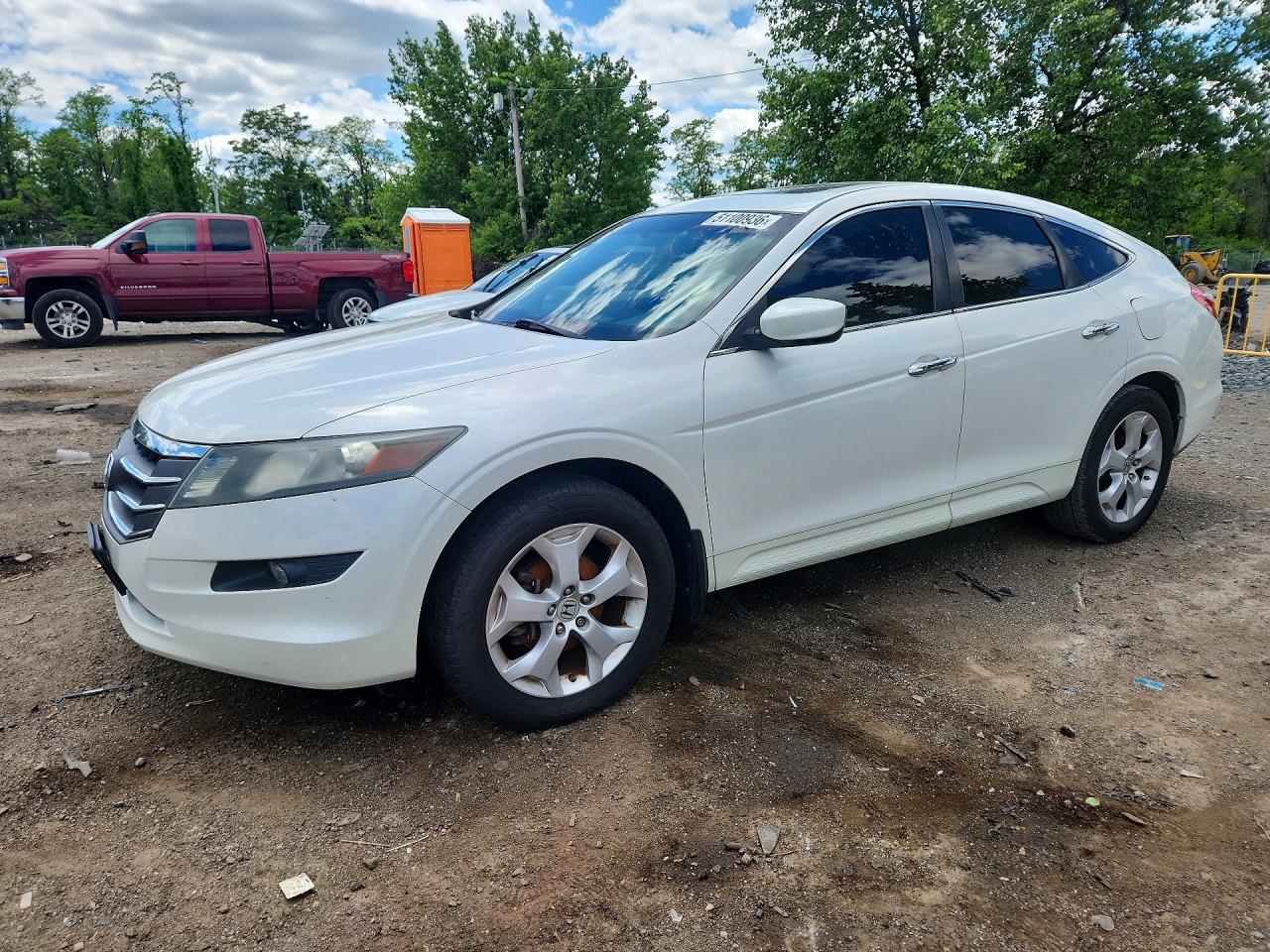 2010 Honda Crosstour EX-L, VIN 5J6TF1H5XAL008814 — Minor dents and scratches