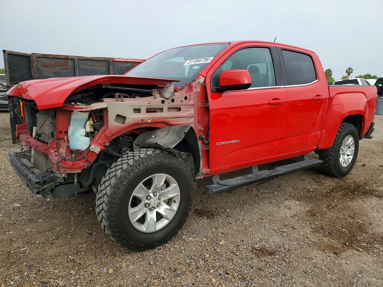 2018 GMC Canyon 2WD SLE, VIN 1GTG5CEA4J1297983 — Front end