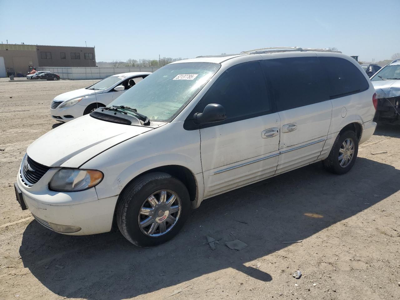 2004 Chrysler Town & Country Limited, VIN 2C8GP64L34R545069 — Зад
