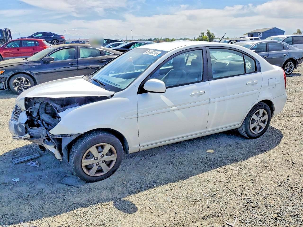 2011 Hyundai Accent GLS, VIN KMHCN4AC9BU596893 — Перед