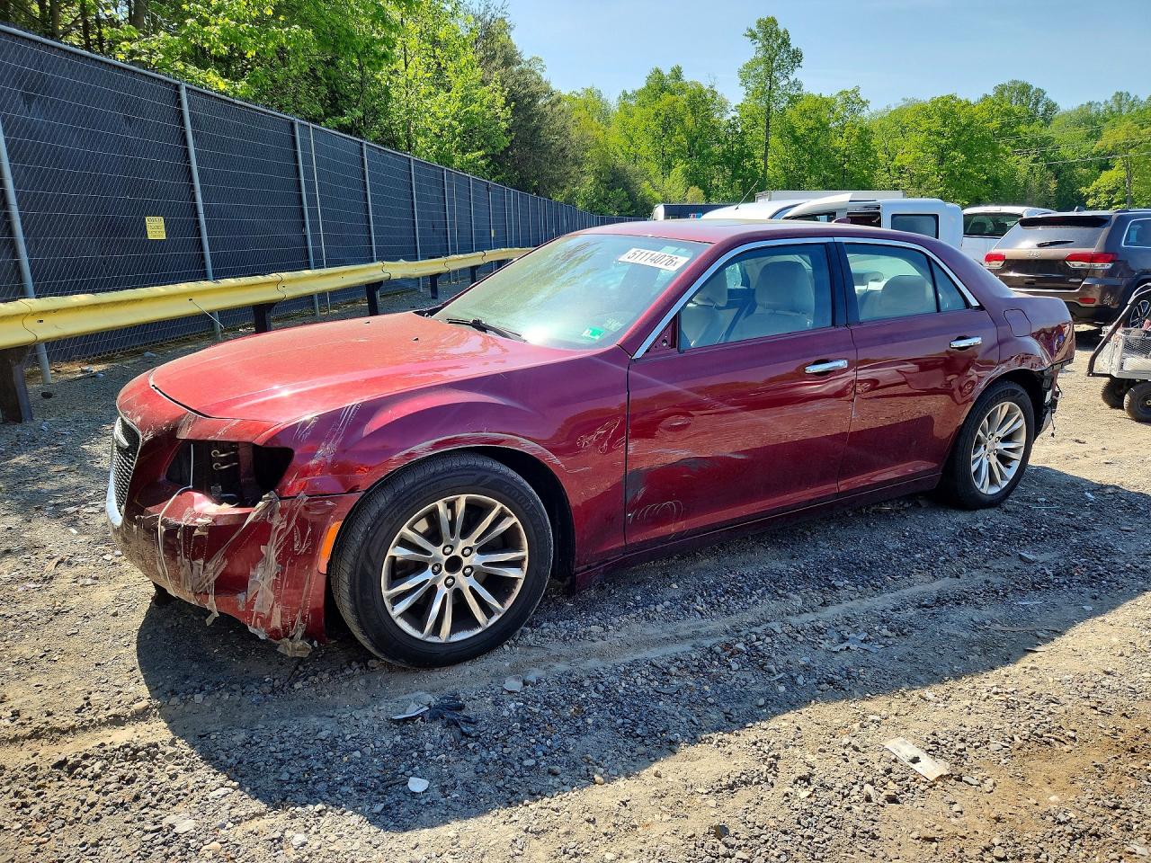 2016 Chrysler 300 C, VIN 2C3CCAET7GH230870 — Перед