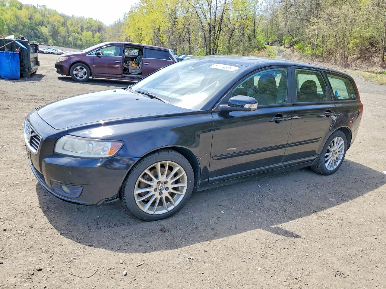 2011 Volvo V50, VIN YV1672MW3B2590180 — Vandalism