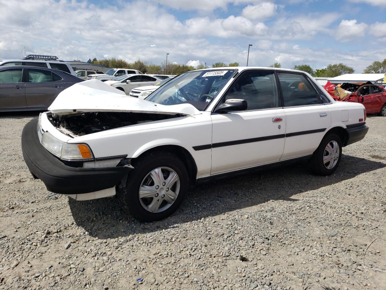 1989 Toyota Camry, VIN JT2SV21E0K3349573 — Front end