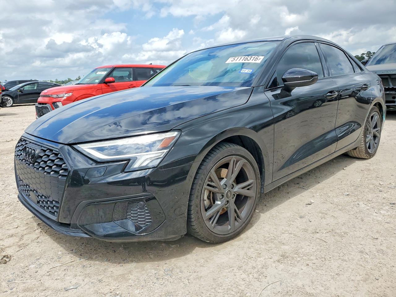 2024 Audi A3 Premium Plus, VIN WAUHUDGY7RA079925 — Бок