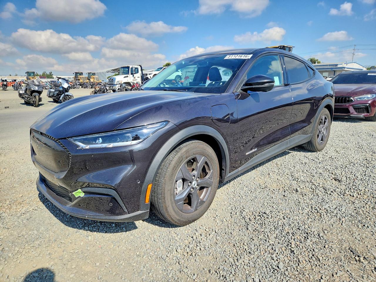 2022 Ford Mustang Mach-E Select, VIN 3FMTK1RM0NMA38637 — Side
