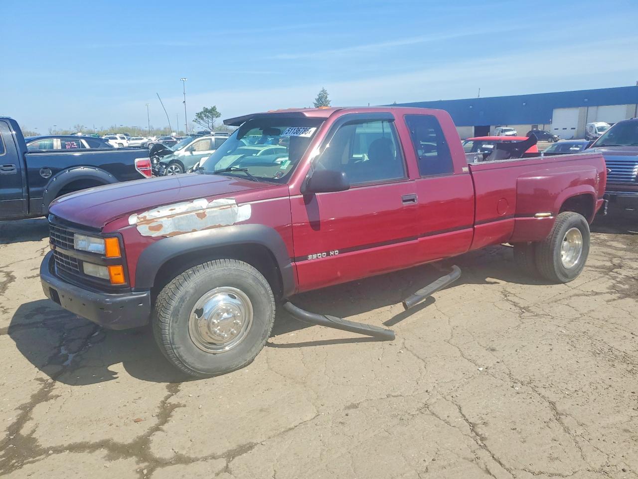 1995 Chevrolet Silverado 3500, VIN 1GCHC39F8SE179624 — Бок