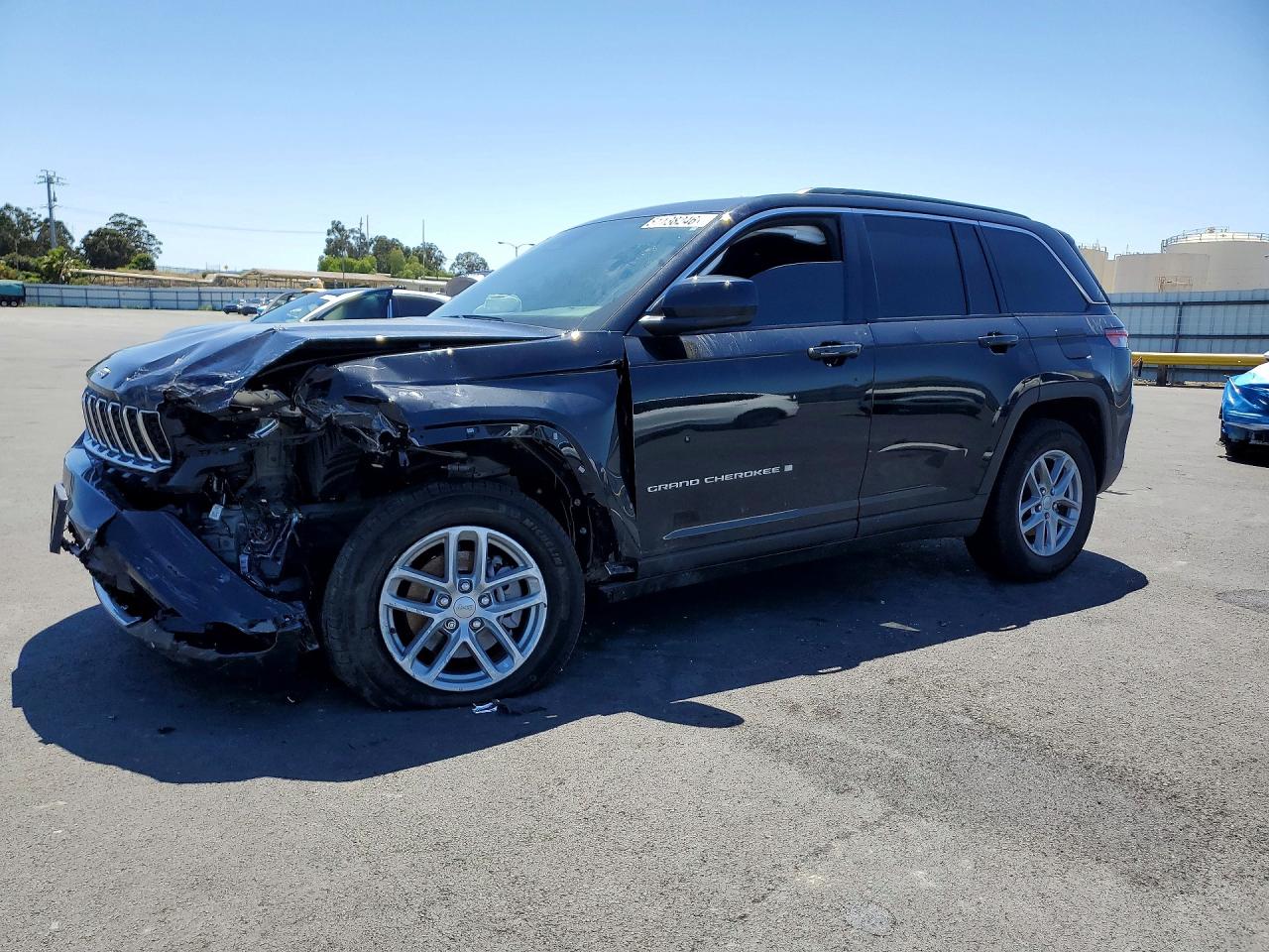 2025 Jeep Grand Cherokee Laredo X, VIN 1C4RJHAG7SC349687 — Front end