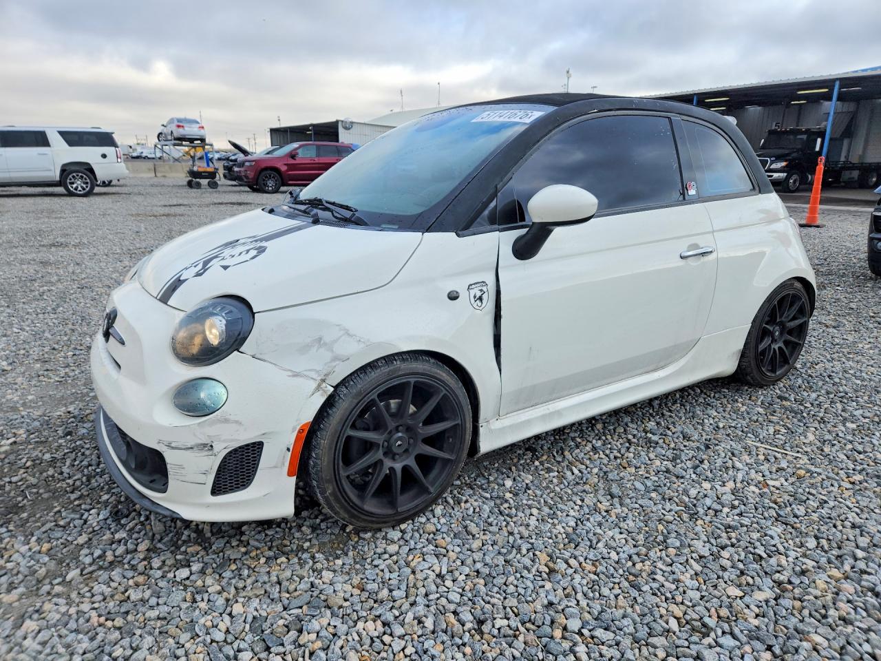 2014 FIAT 500 GQ Edition, VIN 3C3CFFJH6ET188556 — Front end