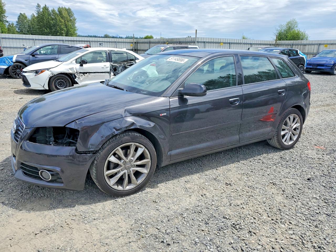 2013 Audi A3 Premium, VIN WAUBJAFMXDA009842 — Перед
