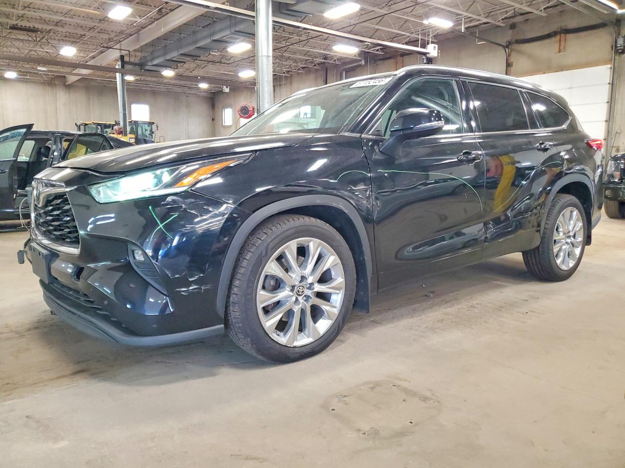 2020 Toyota Highlander Limited, VIN 5TDDZRBH6LS021631 — Front end